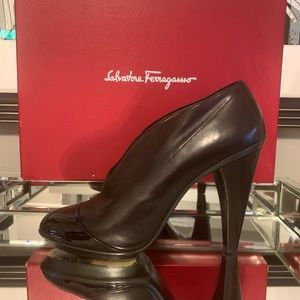 Salvatore Ferragamo Black Leather And Patent Nasya Platform Booties Size 9
